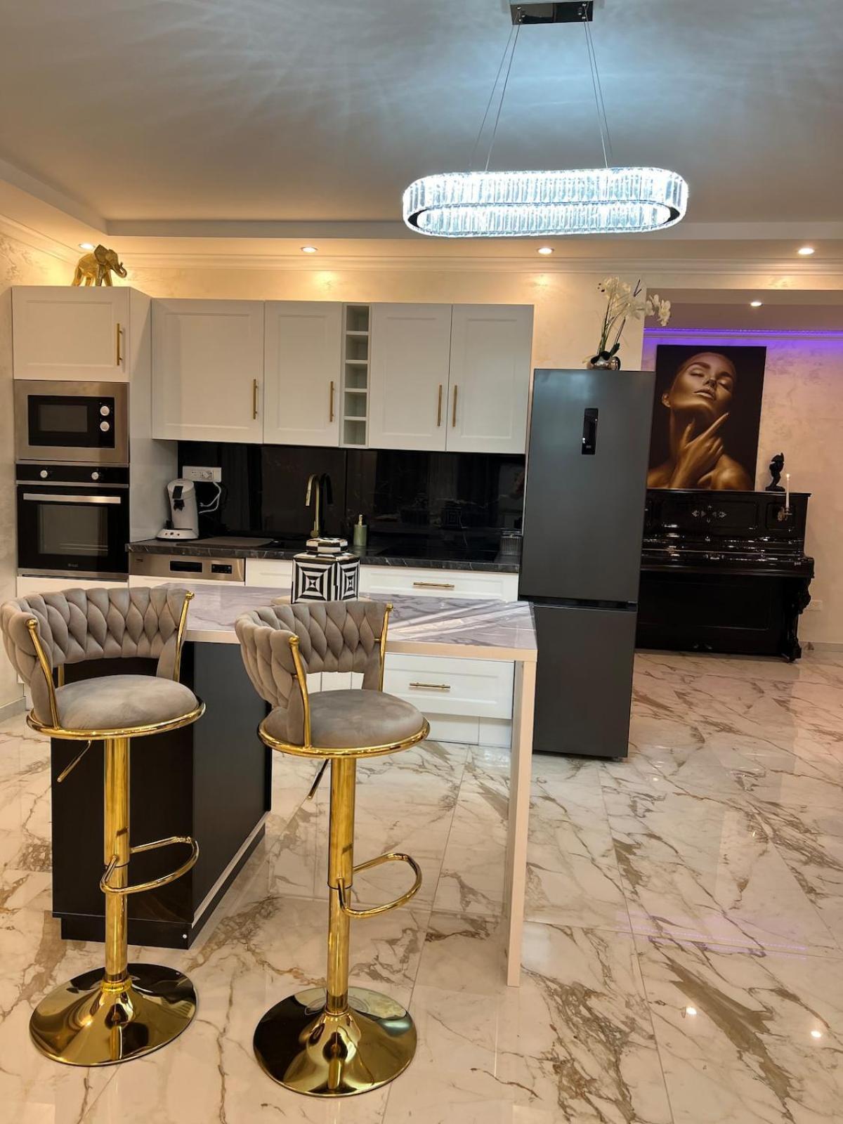 Villa La Doree & Netflix Parking Wifi Kurtzenhouse